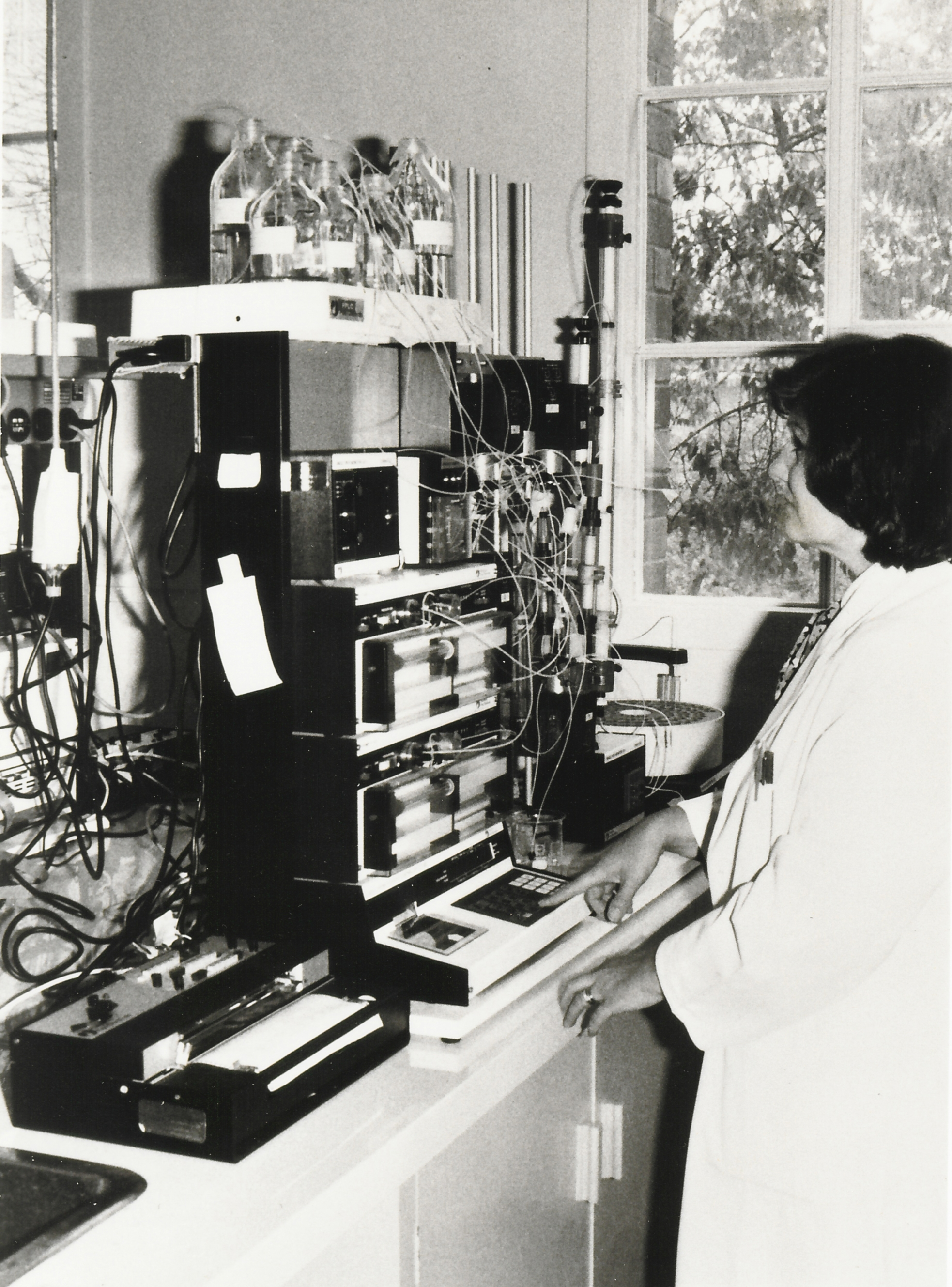 CSIRO ScienceImage 4370 Laboratory equipment.jpg