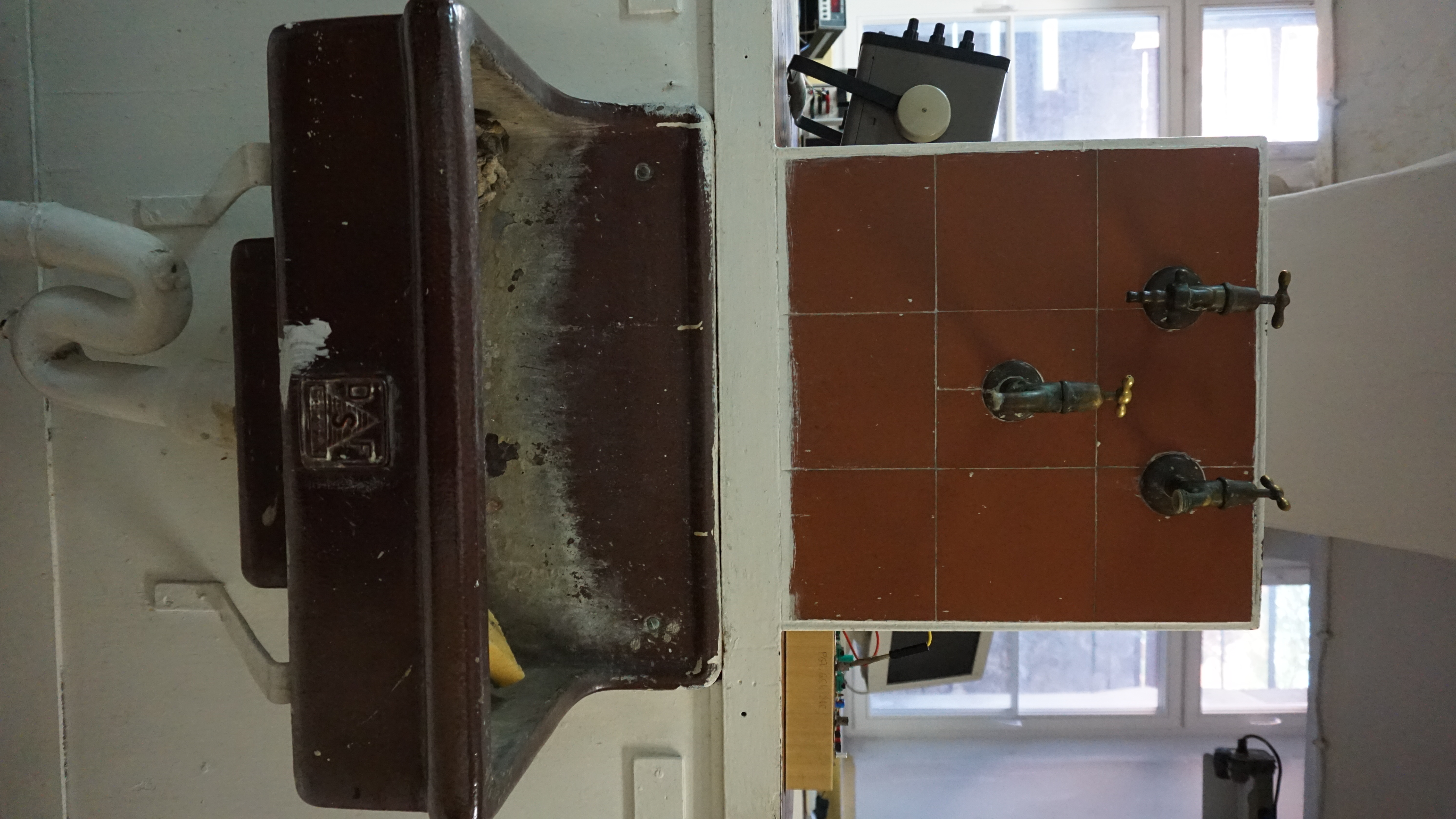 Vintage laboratory sink early XX century.jpg